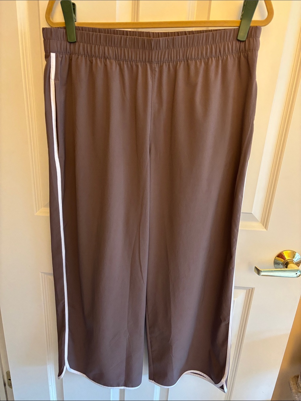 Athleta Journey crop pant brown Size L NWOT